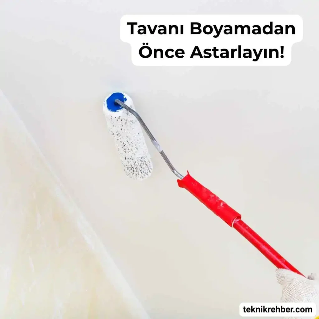 Küflü banyo tavanını boyamadan önce astarlayın.